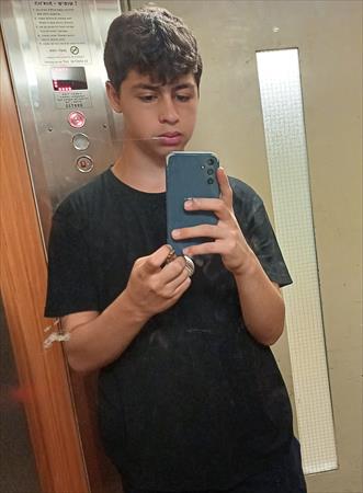 הגדל תמונה של אורי xx