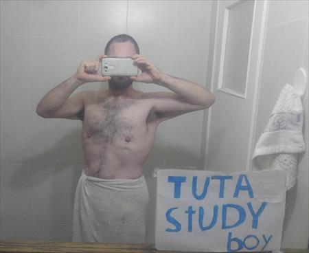 הגדל תמונה של studyboy