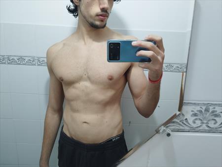 הגדל תמונה של לוחם עם נשק ארוך