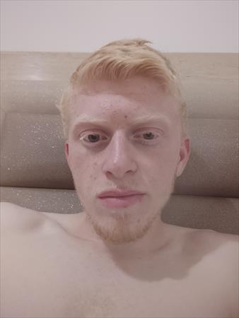 הגדל תמונה של בלונדיני לוהט
